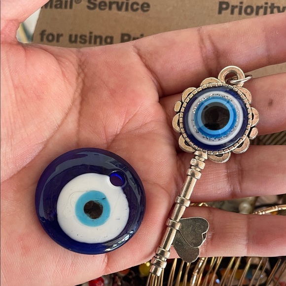 Colorful Jewelry Assortment Box - Picture 2 of 5